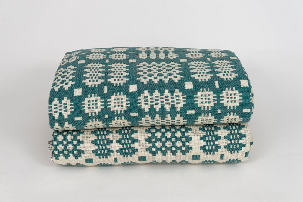 Juniper (Merywen) - Welsh Bedspread (T3 31 D)